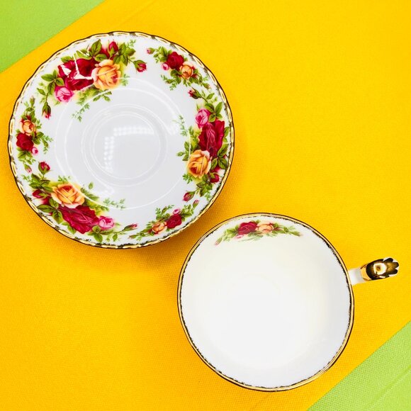 60s Royal Albert OLD COUNTRY ROSES Bone China Teacup Saucer Set Vintage Gift - Picture 7 of 12